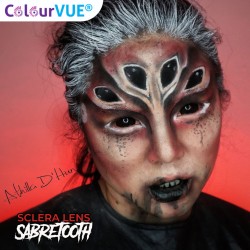 ColourVue Sabretooth Black Sclera Kontaktlinsen für das ganze Auge, 22 mm (6 Monate) und kostenloser Linsenbehälter